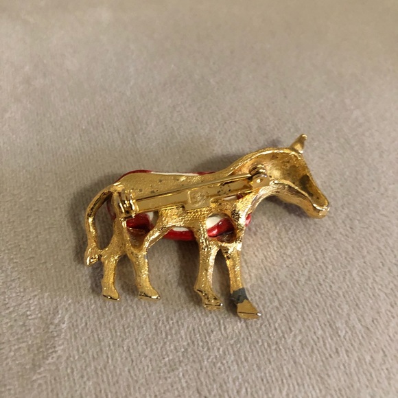 Vintage Gold Tone Green Jewel Eyed Donkey Pin - Picture 3 of 7